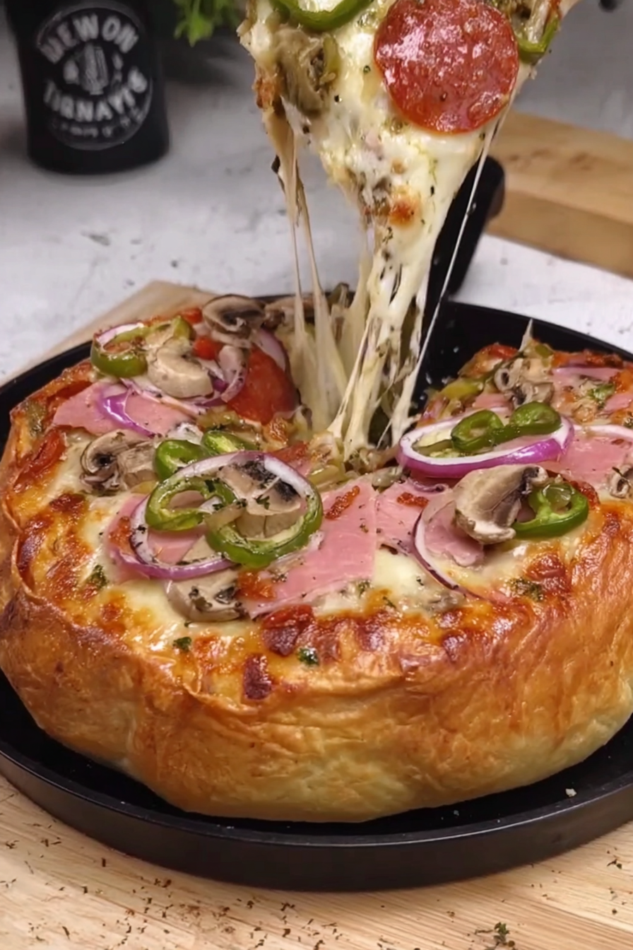 Upside down pizza. Definitely trying this! 🍕